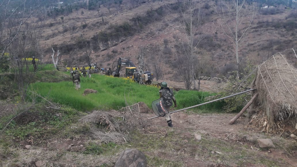 District Admn Rajouri acts tough; long pending Deryari-Dabrote road work starts*  04 magistrates,80 police personnel deployed to grapple with law and order situation_