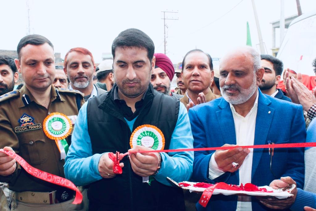 DDC Rajouri inaugurates mega exhibition cum Kissan MelaE  EVMand VVPAT awareness imparted to farmers