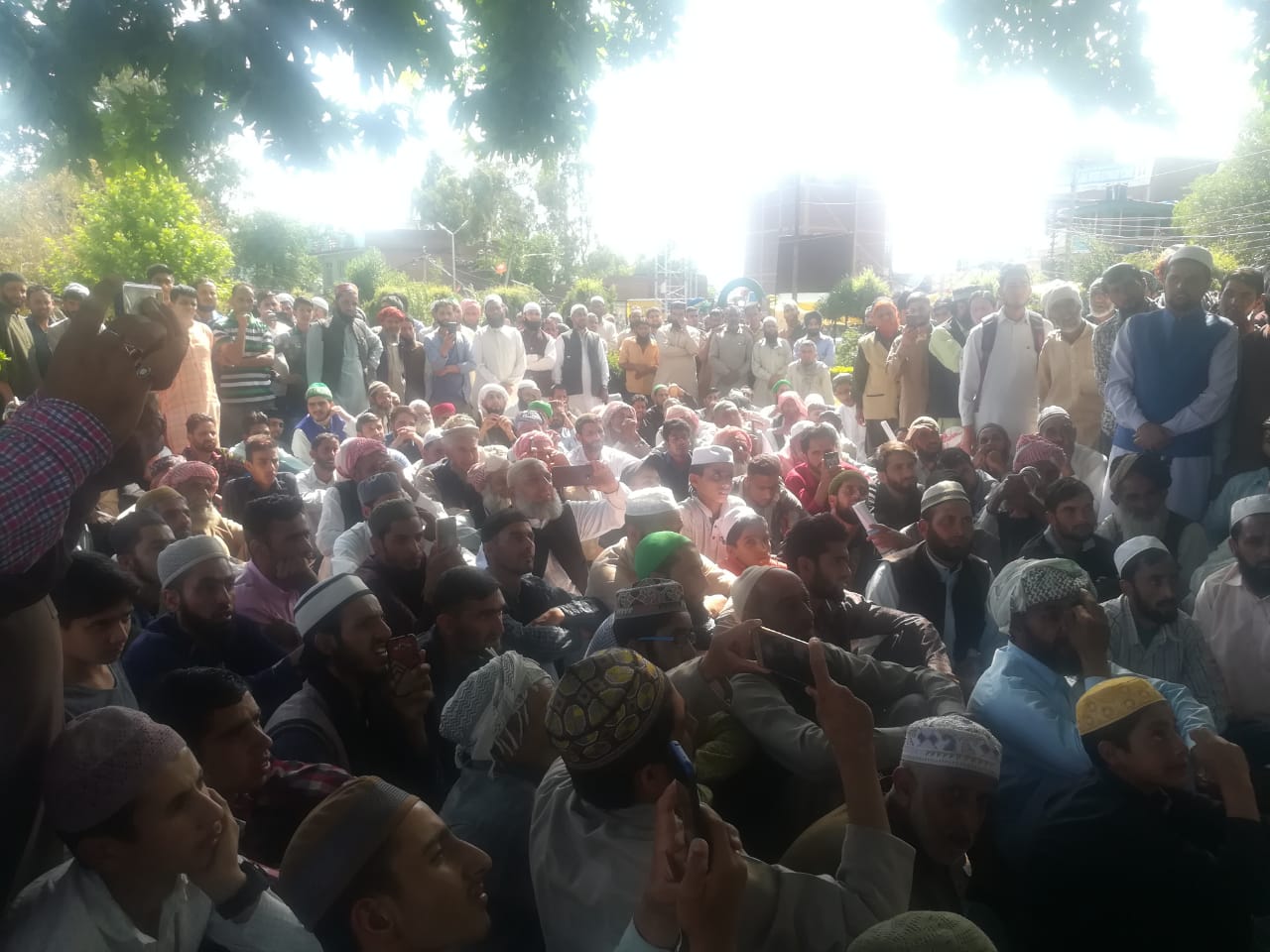 علماء پر ظلم  ظلم اور ناانصافی ہی عوام کو تشدد کا راستہ دیکھاتی ہے  مسلم برادری پر ظلم کے برابر  جاوید القادری