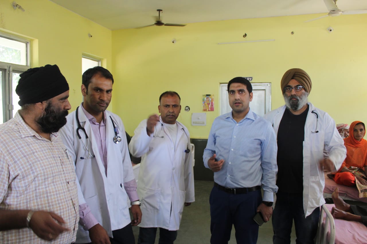 DC Rajouri conducts surprise inspection of SDH Nowshera *  04 Doctors found absent ,salary withheld, showcause notices served  Construction works of SDH Nowshera reviewed