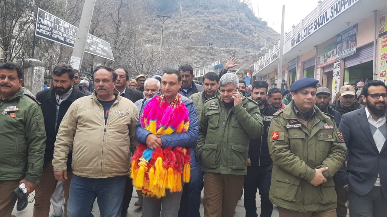 Warm farewell accorded to out going SSP Rajouri KPS Yougal Manhas in Thannamadi Rajouri
