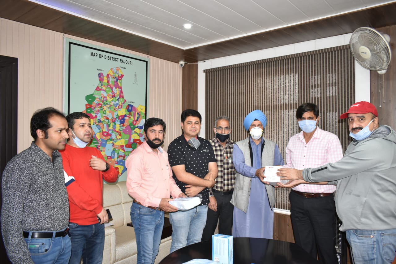 COVID19:Rotary Club Rajouri joins hands with District Administration Rajouri in fight against COVID-19;hands over mask,senitizers and other personal protection items