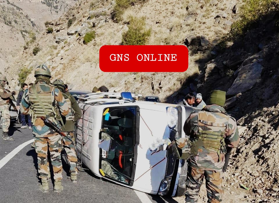Army help to rescue 5 passengers injured in Eco accident at Kandni