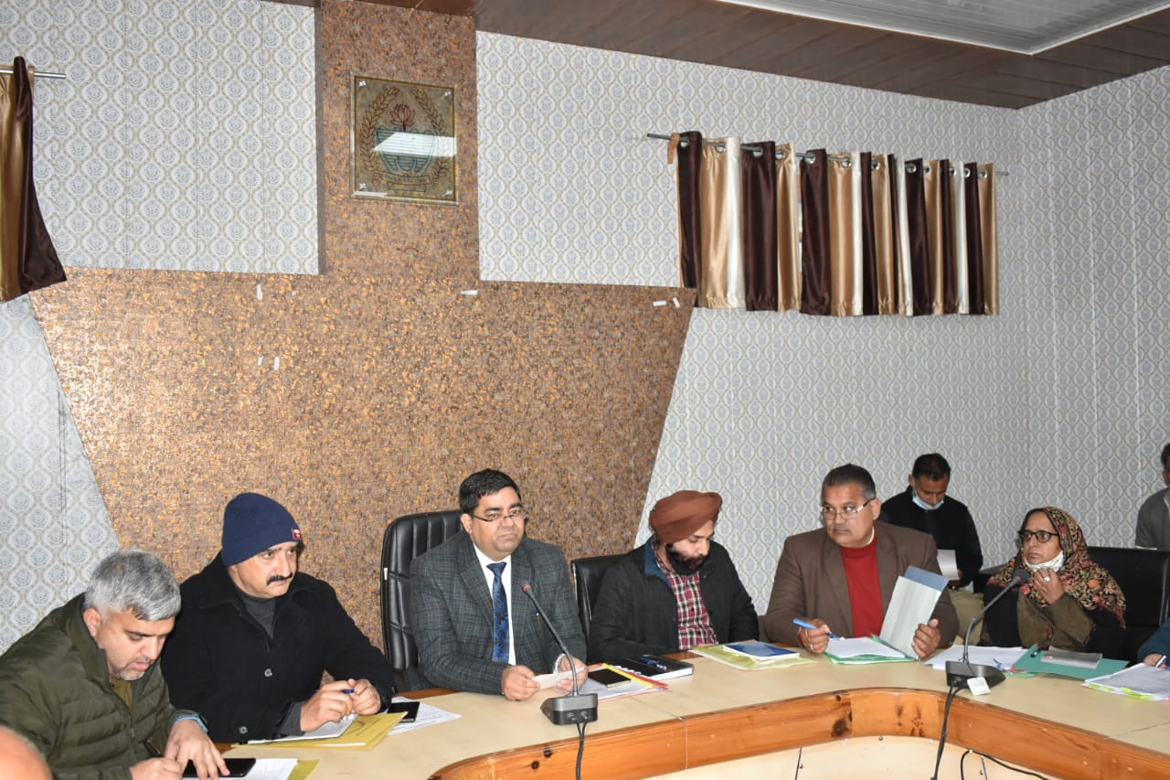DC Rajouri convene joint meeting of Revenue and Forest Officers
