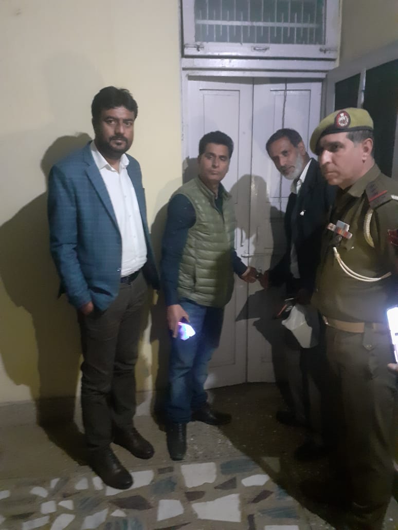 EX MLA Rajouri Raja Mohd Aslam Khan of Evicted from govt quarter by DC Rajouri.