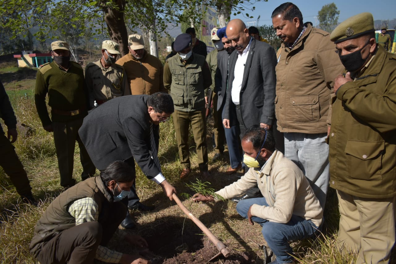 DDC Rajouri visits proposed site for GDC Doongi