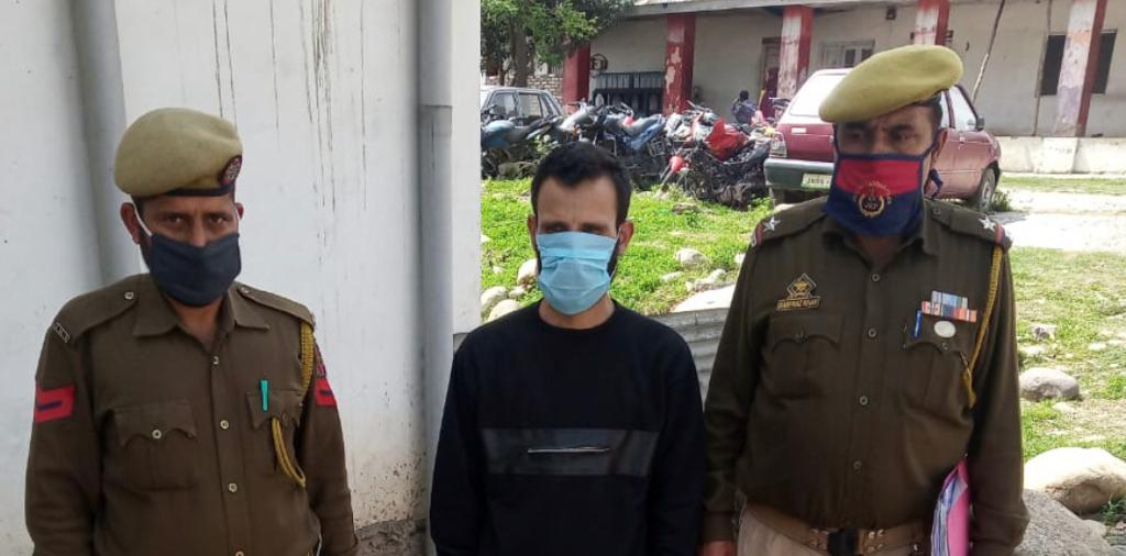 Rajouri Police arrest fraudster involved in swapping ATM cards, several cards recovered