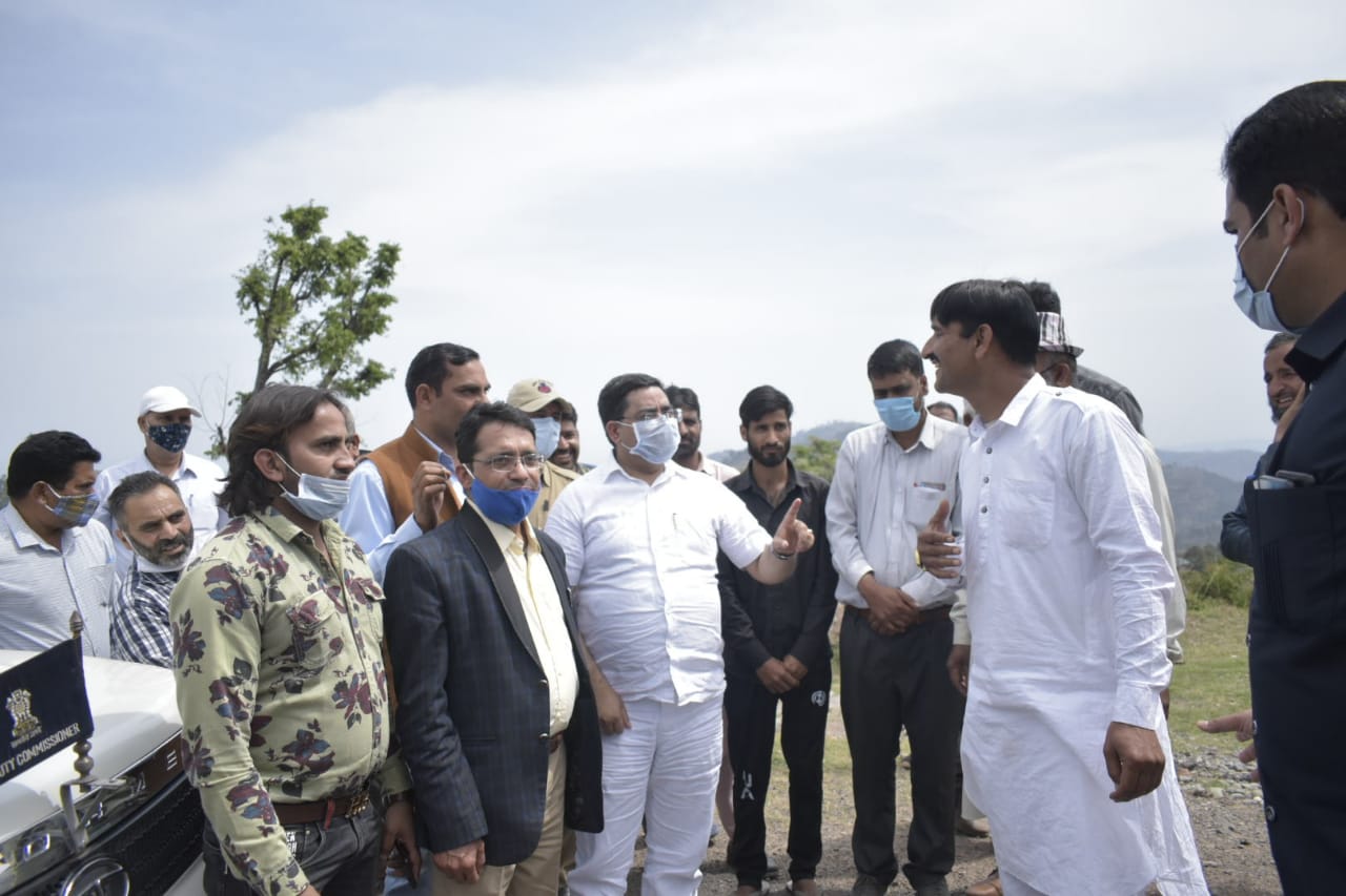 DDC Rajouri listens to people’s issues in forward areas of border block Doongi:Celebrates Baisakhi with army personnel