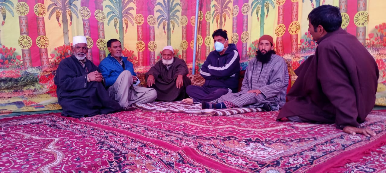 Apni Party leader Ab Rasheed Bhat visit Khirman Wadipora for condolences with bereaved family