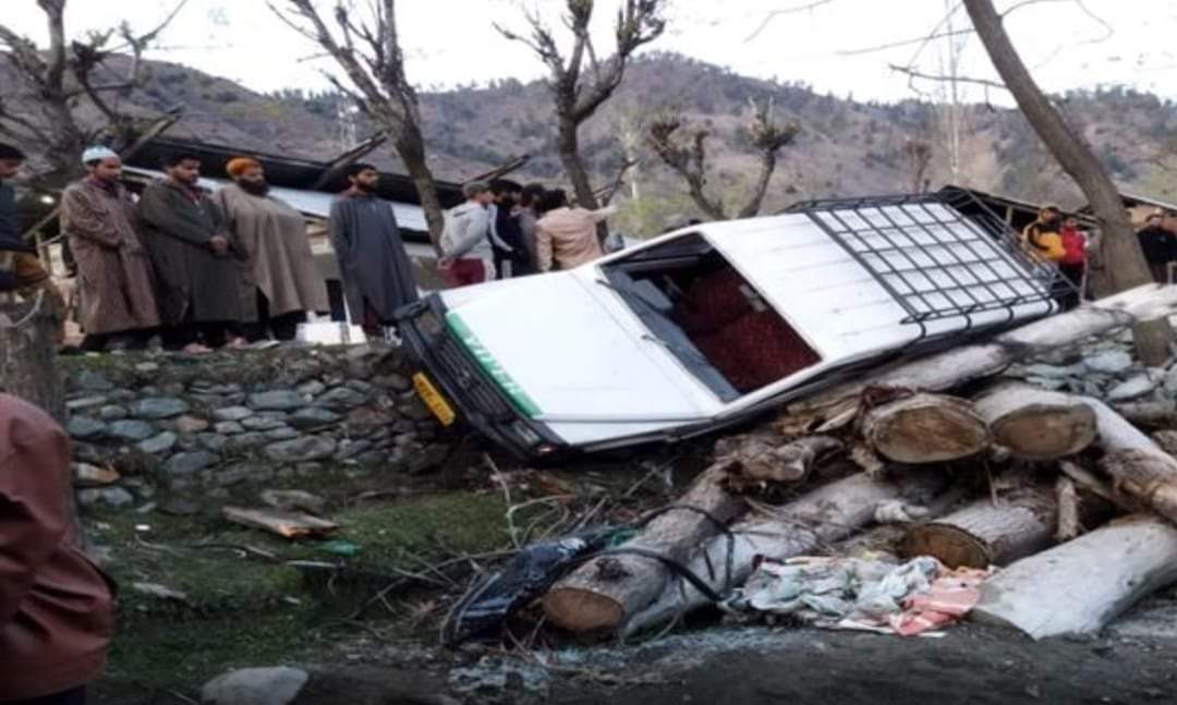 Women killed, two injured in Karnah road accident