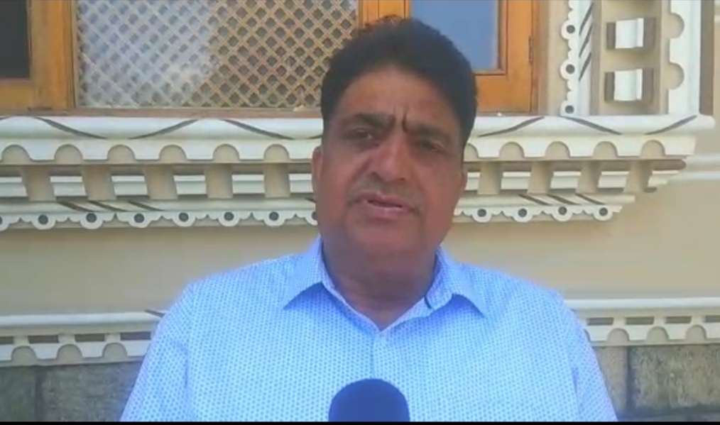 APNI PARTY District Vice President Kupwara Handwara Mr Ab Rashid Bhat Welcomes JKUT Government ‘s Decision to impose corono Lockdown