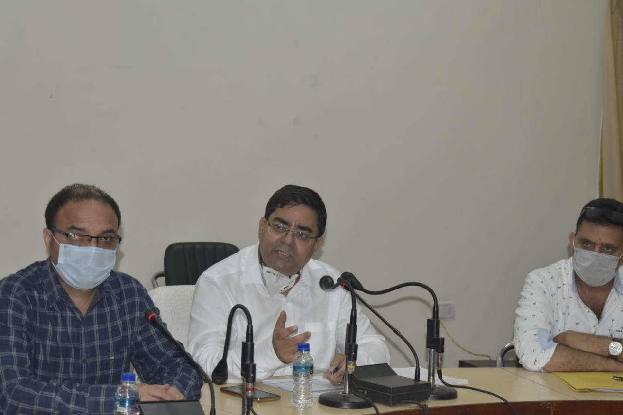 DDC Rajouri assesses people’s grievances, assure redress of genuine concerns.