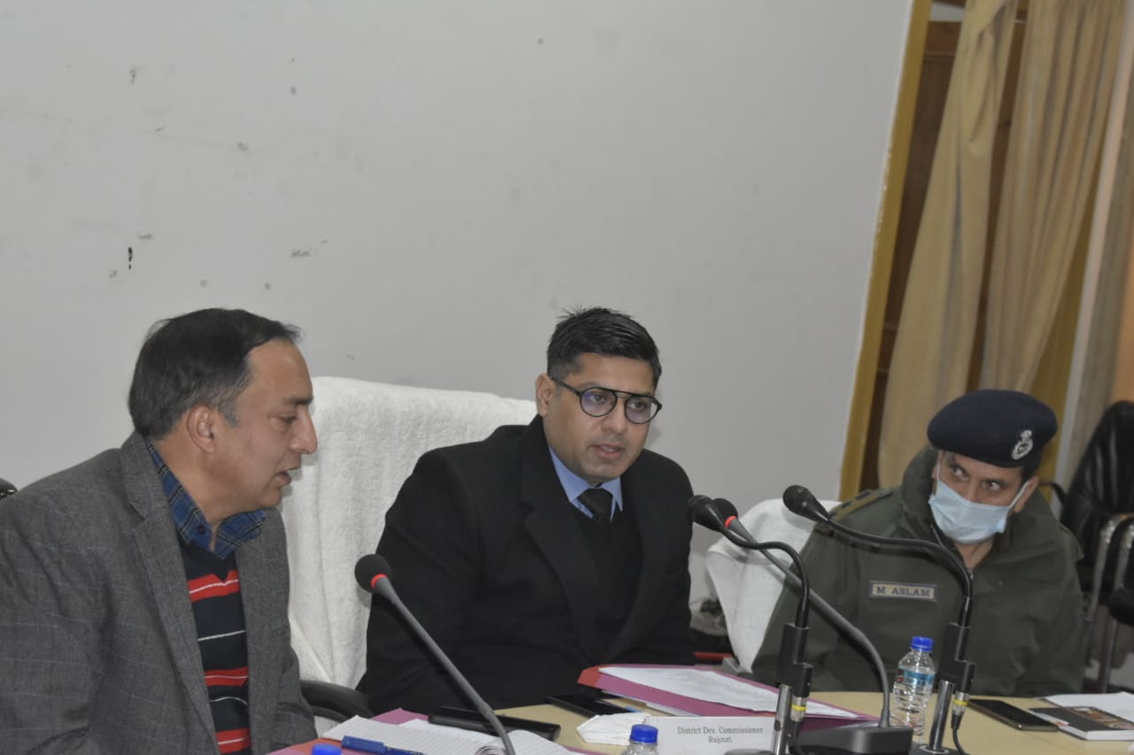 DDC Rajouri reviews performance of PWD(R&B), stressed for timely completion