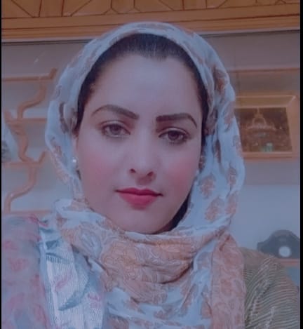 Tasleema Akhtar condemns the Killing of bank manager in Kulgam