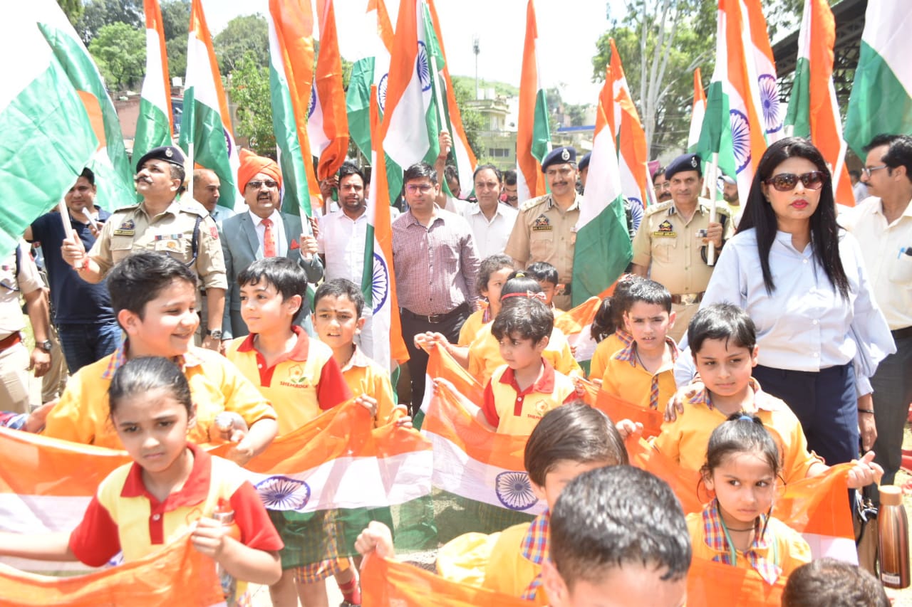 Har Ghar Tiranga campaign: Flag rally from DPL Rajouri to Abdullah bridge organised in Rajouri ; Such events are aimed to inculcate a personal connect between citizens of India & National Flag: DC