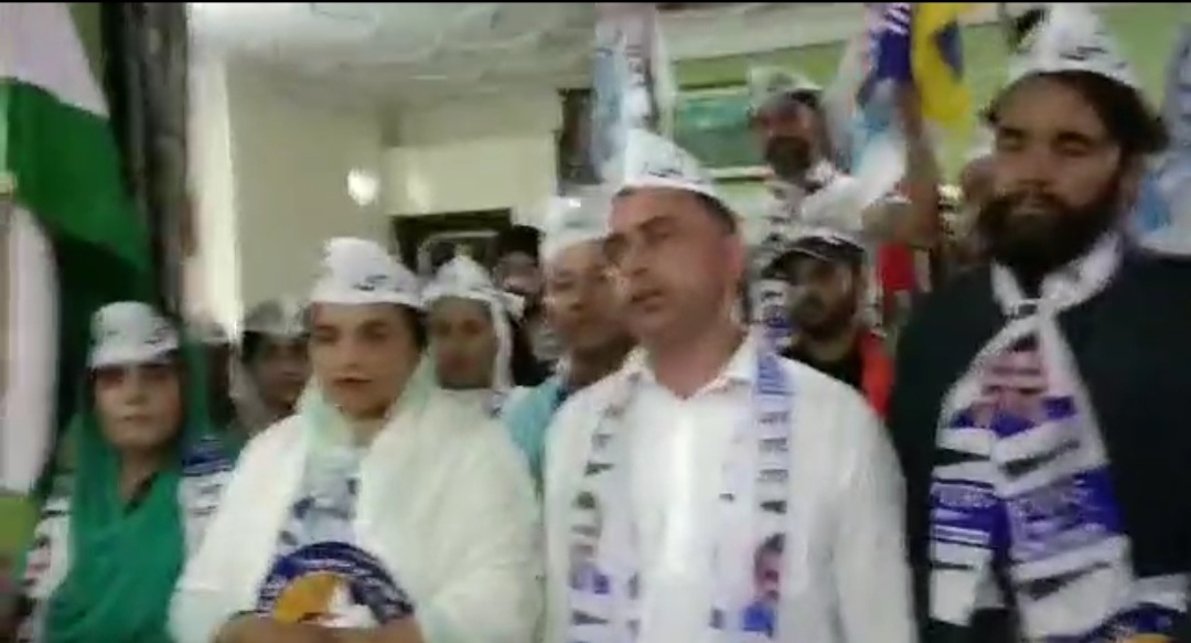 Aam Aadmi Party leaders Safeer Choudhary and Zareena Choudhary Flagged off door to door compaign of AAP at HAVELI Poonch