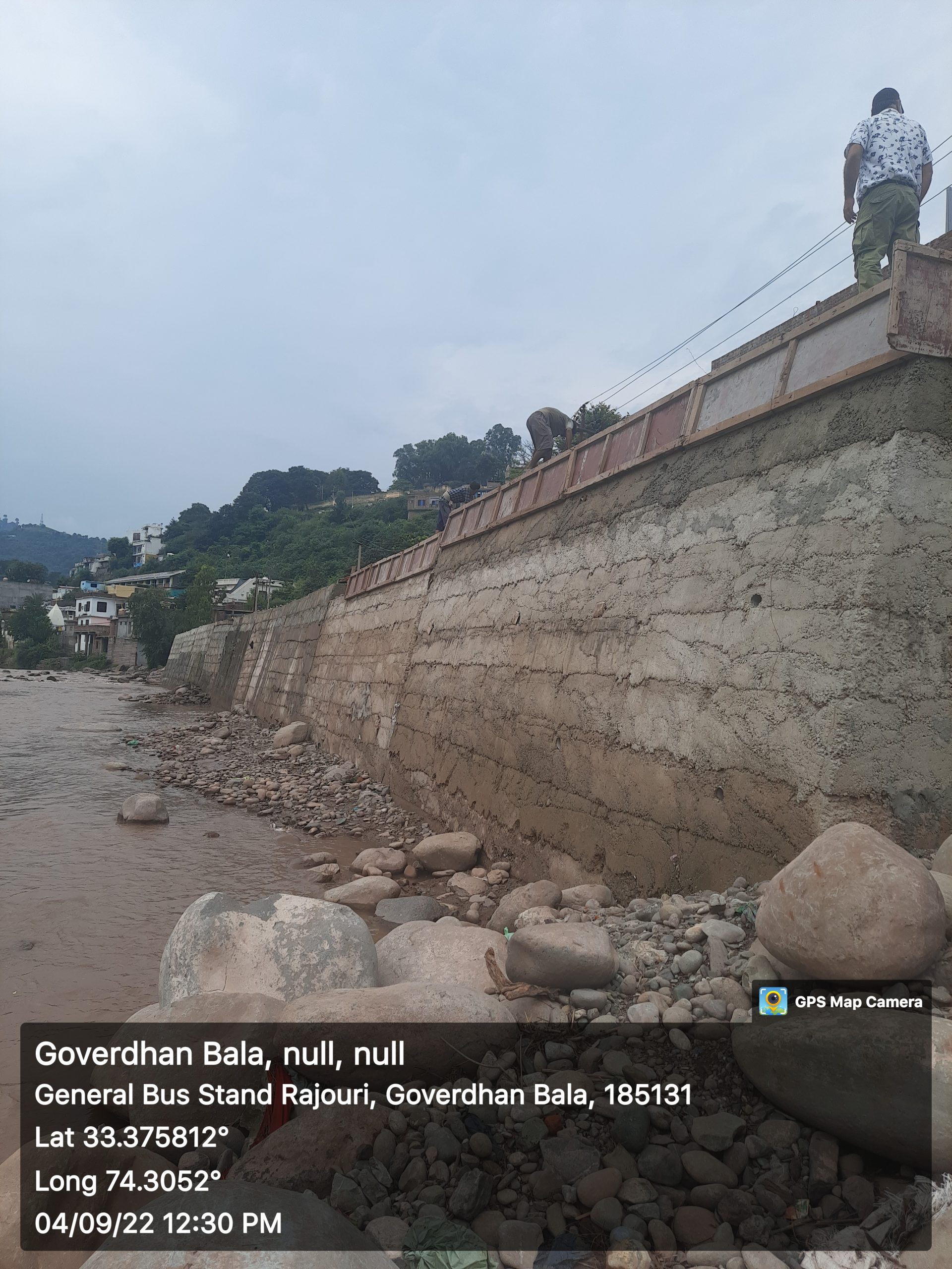 DDC Rajouri visits ring road and Hamilton Bridge Approach road to resolve bottlenecks hampering work.