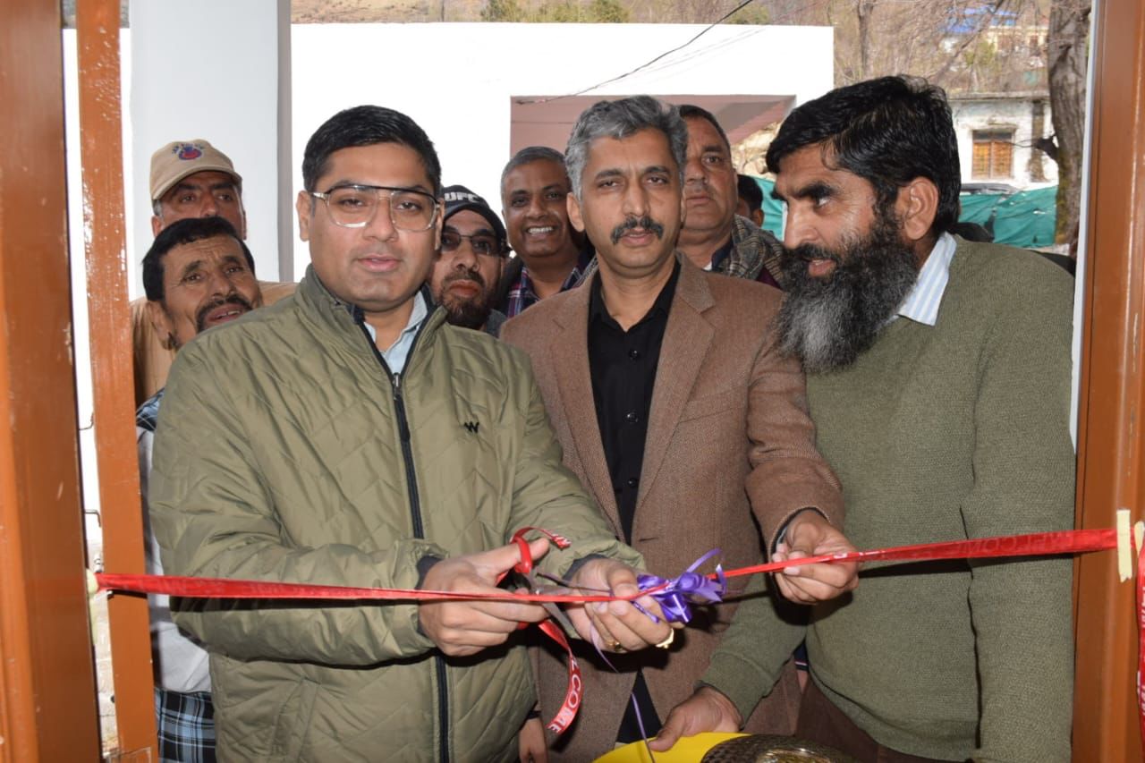 DDC Rajouri inaugurates Smart classroom, other facilities in GMS Sara