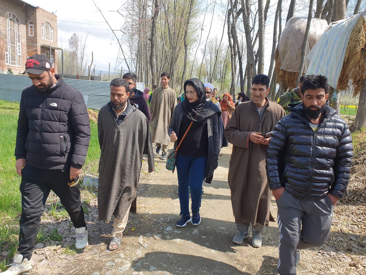 Saima Jan visits different areas of Kanihama and Kuthipora District Budgam.