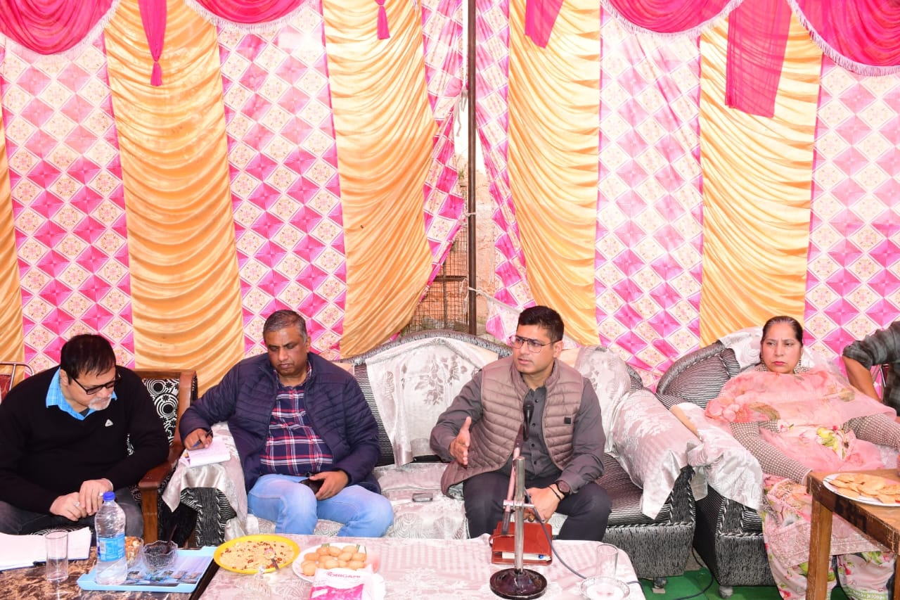 Weekly Block Diwas : DC Rajouri holds Public Outreach Camp in Thandikassi area Addresses wide range of issues projected by PRIs, locals