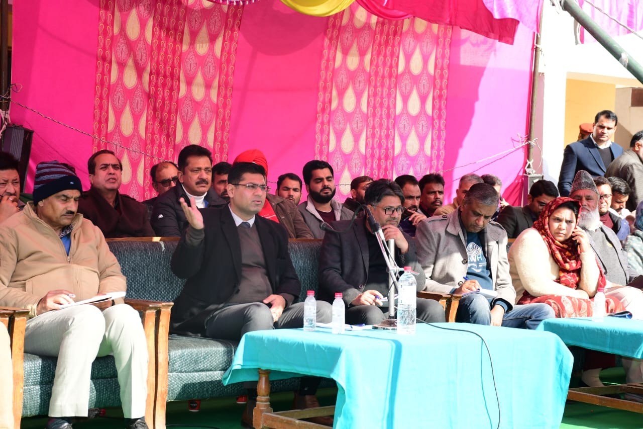 Weekly Block Diwas: DC Rajouri listens to people’s issues at Saj Panchayat of Block Plangarh