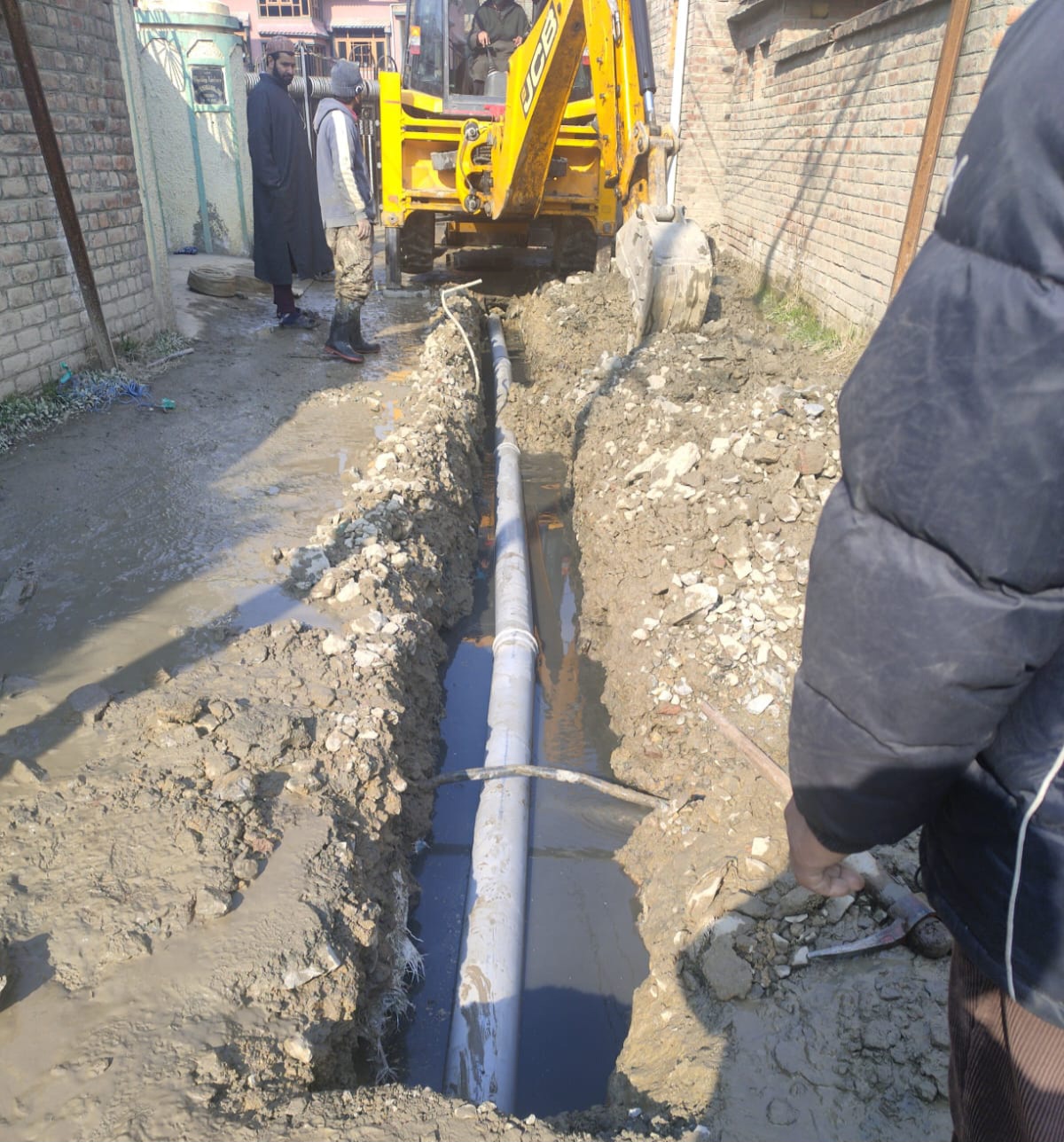 Apni Party Leader Mohammad Faheem Reshi Extends Gratitude for Timely Resolution of Drainage Issue in Eidgah
