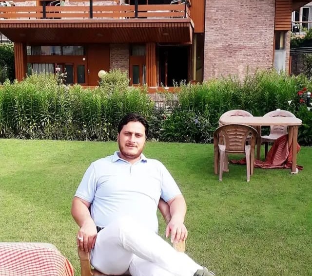 Congress leader Waseem Shalla demands urgent road macadamisation in old city, Khanyar : Highlights infrastructure woes & public sufferings