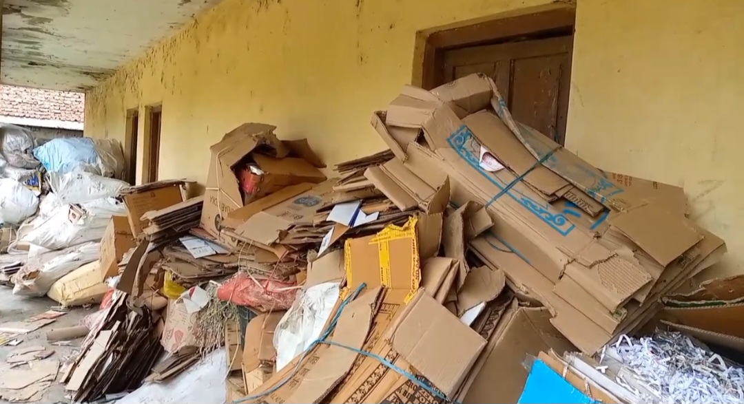 سرکاری اسکول کباڑ خانے میں تبدیل — ٹرن کیول زون کوٹرنکہ میں سرکاری پرائمری اسکول دس سال سے مقفل، فاروق انقلابی کا محکمہ تعلیم پر سخت حملہ