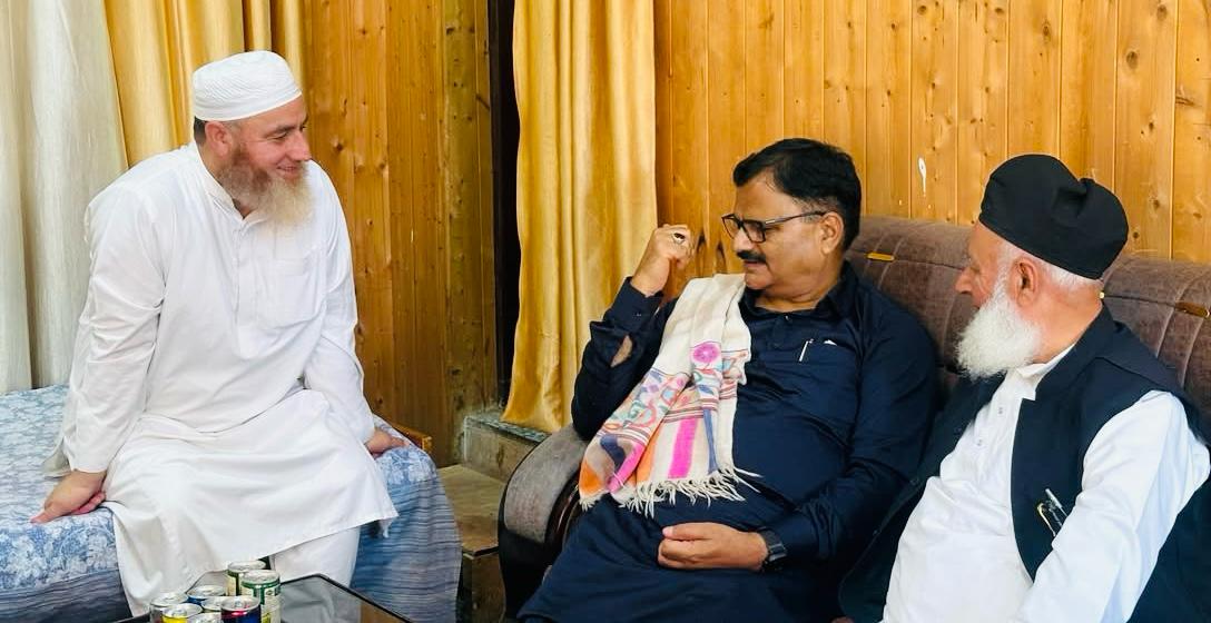 Javed Rana Visits Residence of Eminent Islamic Scholar Moulana Ghulam Qadir in Poonch