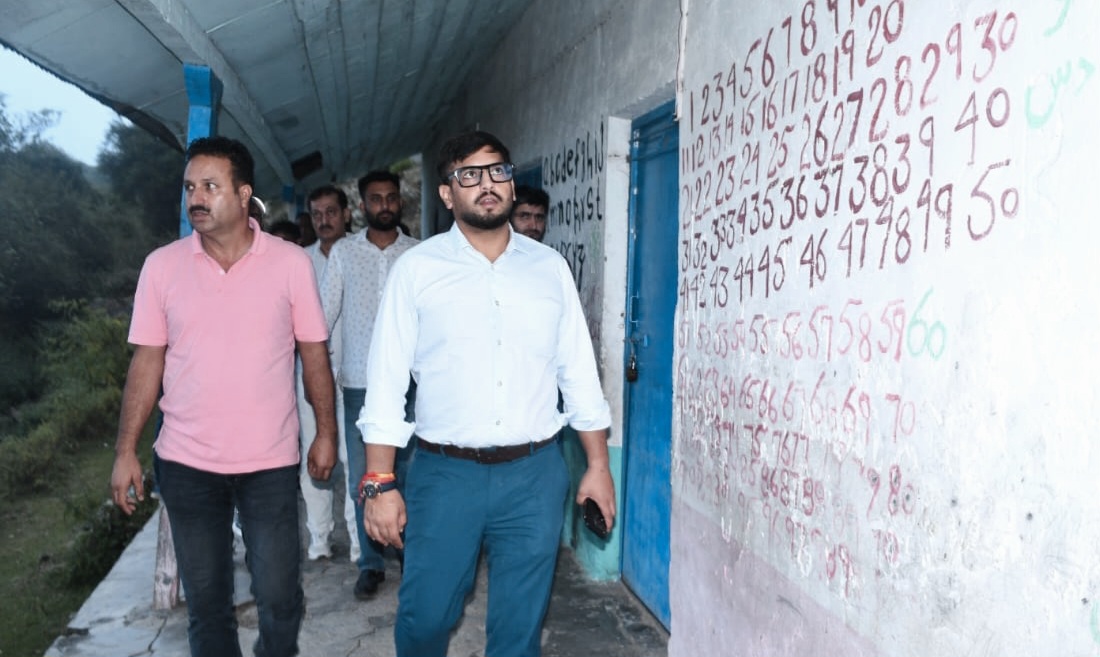 DC Rajouri Conducts Tour of Block Darhal, Reviews Ongoing Projects and Addresses Local Issues